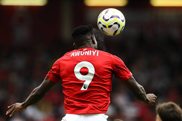 这背后隐藏 这背后隐藏